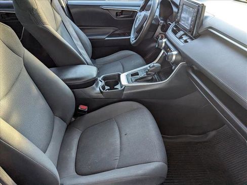 Used 2019 Toyota RAV4 LE image 19