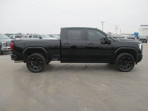 Certified 2025 GMC Sierra 2500 Denali Ultimate image 4