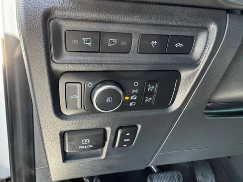 Used 2022 Ford F150 Raptor w/ Raptor 37 Performance Package AWD/4WD image 18