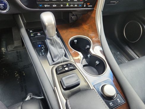 Used 2019 Lexus RX 450h AWD w/ Navigation Package image 10