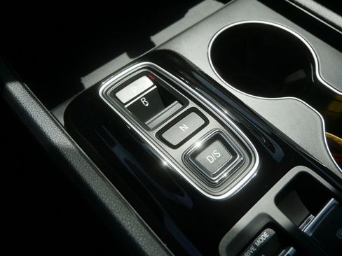 Used 2025 Honda Pilot Sport image 26