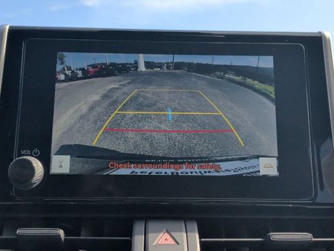 Used 2025 Toyota RAV4 LE AWD/4WD image 24