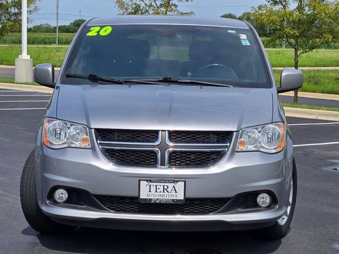 Used 2020 Dodge Grand Caravan SE FWD image 2