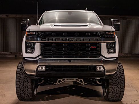 Used 2022 Chevrolet Silverado 2500 LT w/ Convenience Package image 2