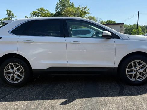 Used 2021 Ford Edge SEL AWD/4WD image 9