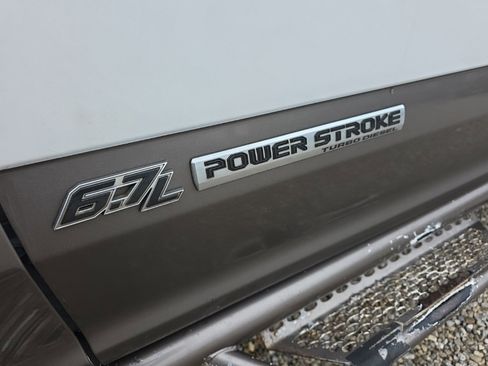 Used 2019 Ford F250 Lariat w/ Lariat Ultimate Package image 11