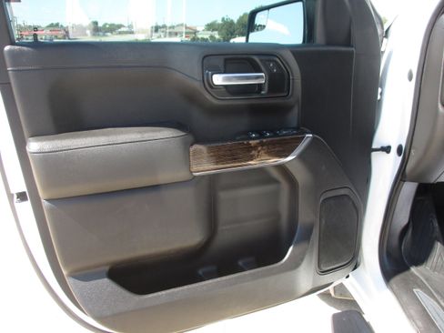 Used 2020 GMC Sierra 1500 Elevation w/ Elevation Value Package image 4