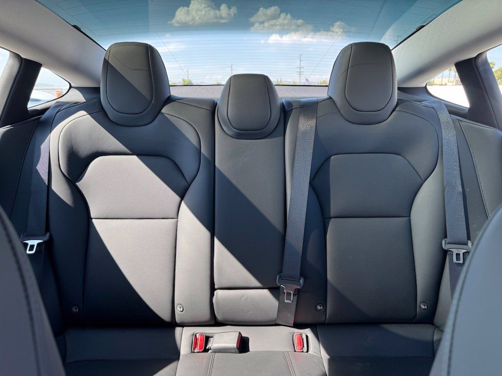 Used 2025 Tesla Model 3 RWD image 17