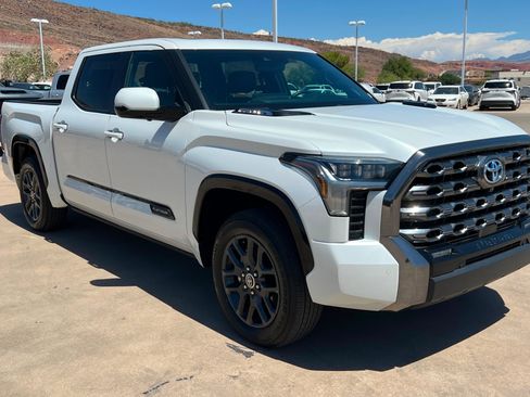 Used 2022 Toyota Tundra Platinum w/ Advanced Package AWD/4WD image 8