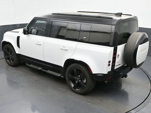 Used 2024 Land Rover Defender 110 X-Dynamic SE image 27