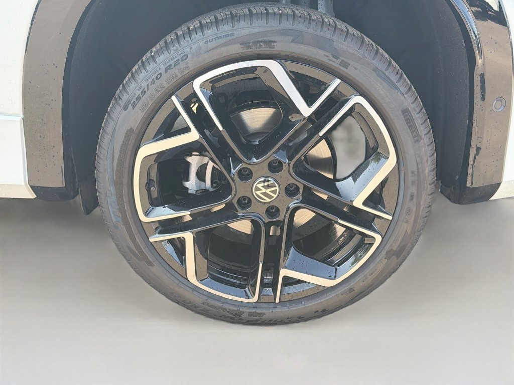Used 2026 Volkswagen Tiguan SEL R-Line AWD/4WD image 36