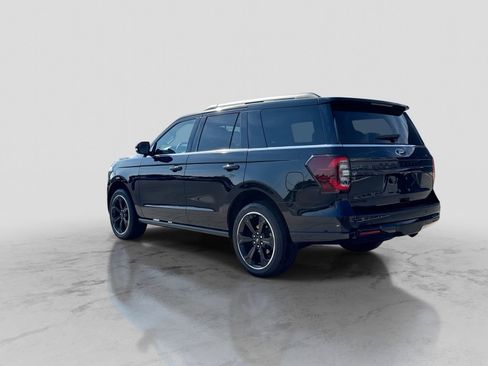 Used 2023 Ford Expedition Limited AWD/4WD image 5