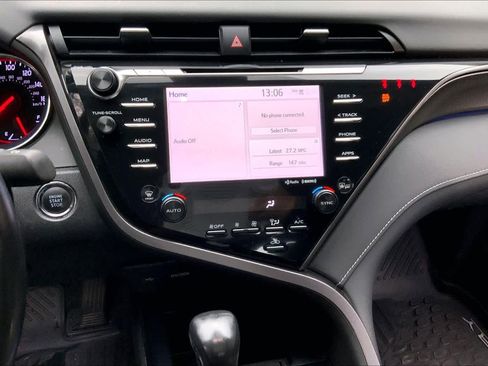 Used 2020 Toyota Camry XSE image 7