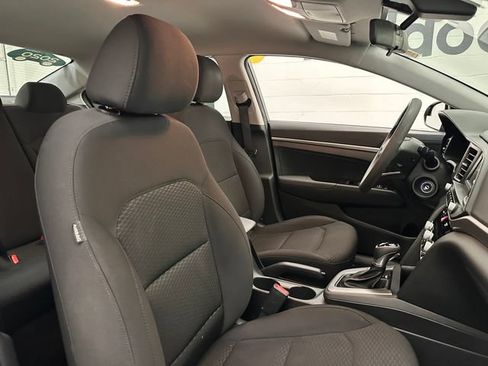 Used 2020 Hyundai Elantra SE w/ Cargo Package (C1) FWD image 22