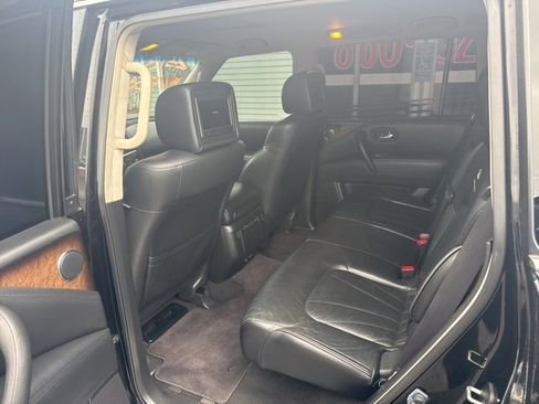 Used 2013 INFINITI QX56 4WD w/ Deluxe Touring Pkg image 10