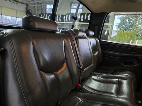 Used 2005 Chevrolet Silverado 2500 LT w/ Heavy-Duty Power Package image 29
