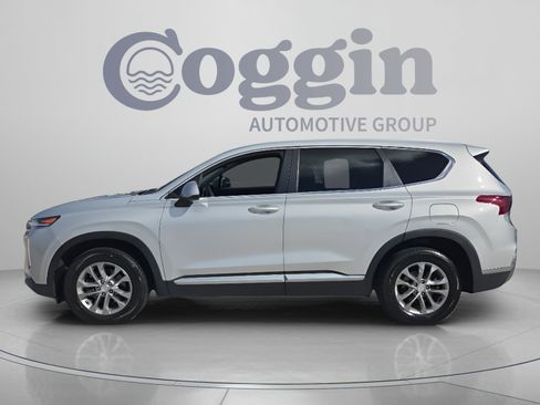 Used 2019 Hyundai Santa Fe SE FWD image 2