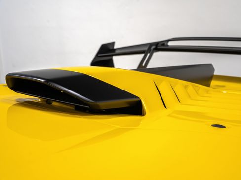 Used 2022 Lamborghini Huracan STO RWD image 27