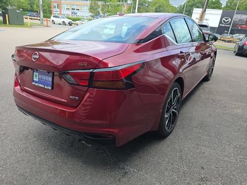 Used 2024 Nissan Altima 2.5 SR AWD/4WD image 6