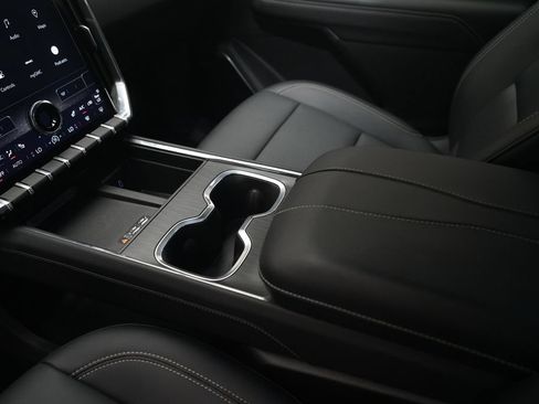 Used 2024 GMC Acadia Elevation FWD image 18