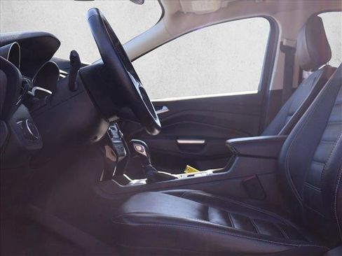 Used 2019 Ford Escape Titanium image 14