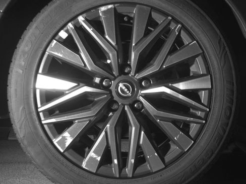 Used 2025 Nissan Altima 2.5 SV FWD image 18