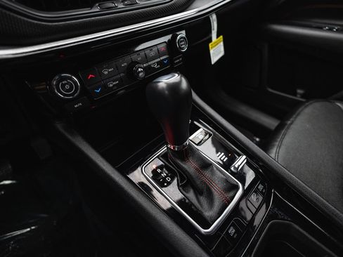 Used 2023 Jeep Compass Trailhawk w/ Trailhawk Elite Group image 18