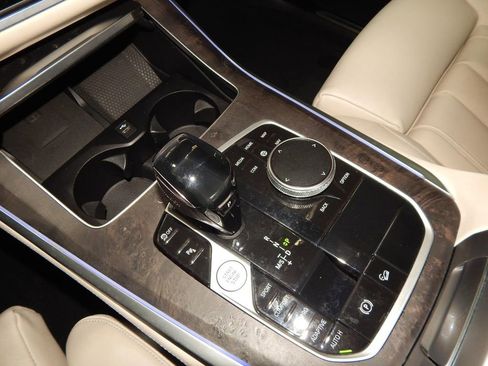 Used 2021 BMW X5 xDrive40i w/ M Sport Package AWD/4WD image 19