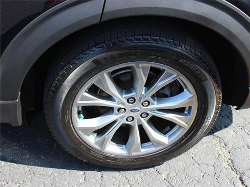 Used 2021 Ford Explorer XLT image 45