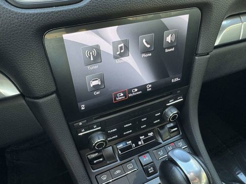 Used 2019 Porsche 718 Cayman RWD image 22
