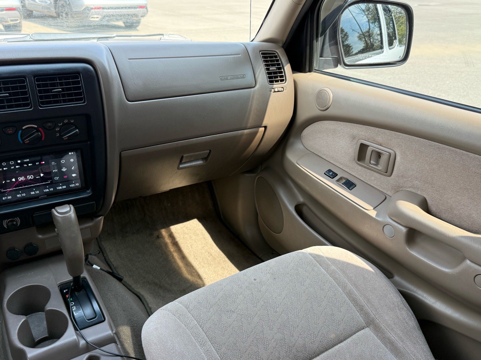 Used 2004 Toyota Tacoma PreRunner RWD image 9