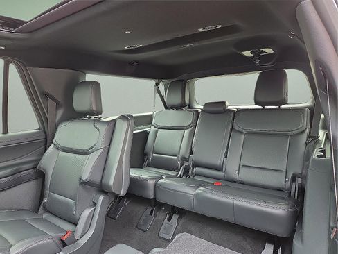 New 2026 Ford Expedition Max Platinum w/ Stealth Performance Package AWD/4WD image 10