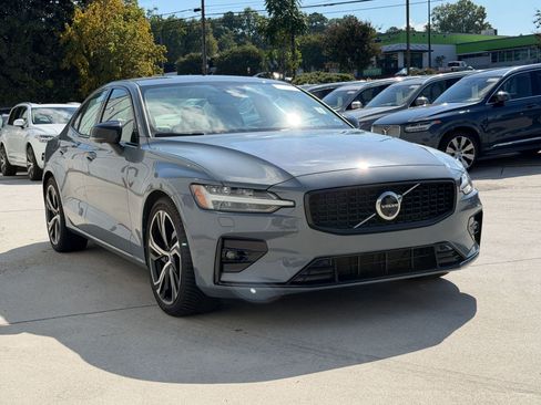 Used 2024 Volvo S60 B5 Plus w/ Climate Package FWD image 7