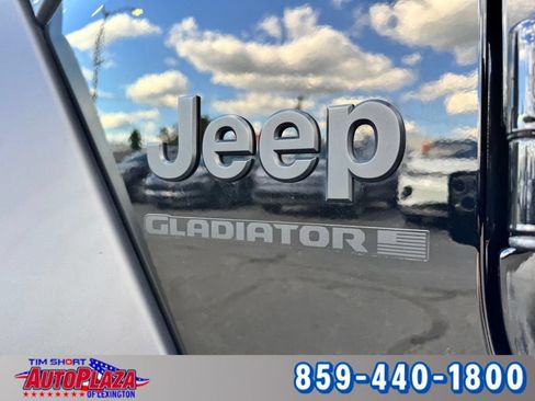 Used 2024 Jeep Gladiator Sport AWD/4WD image 13