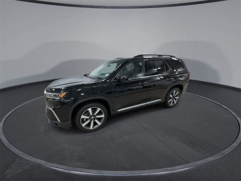 Used 2024 Honda Pilot Touring image 4