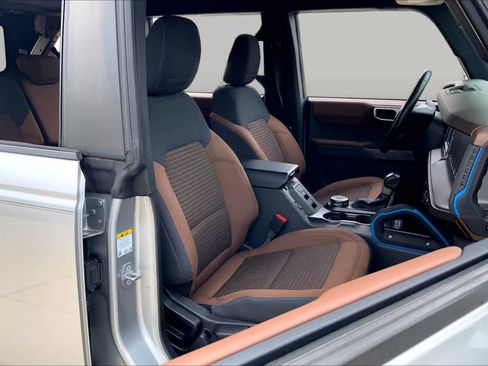 Used 2023 Ford Bronco Outer Banks AWD/4WD image 9