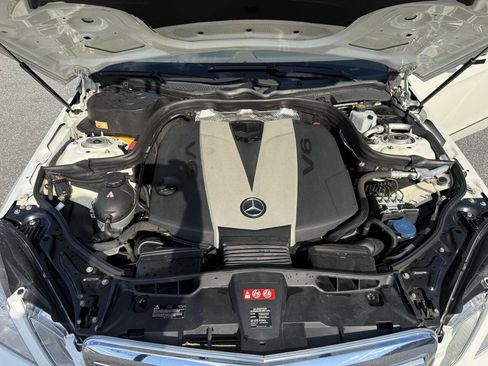 Used 2013 Mercedes-Benz E 350 BlueTEC Sedan image 30