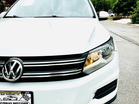 Used 2017 Volkswagen Tiguan S FWD image 10