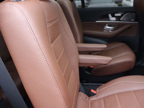 Used 2024 Mercedes-Benz GLS 450 4MATIC w/ Pinnacle Trim Package image 15