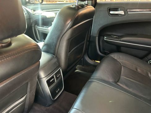 Used 2016 Chrysler 300 Limited RWD image 20