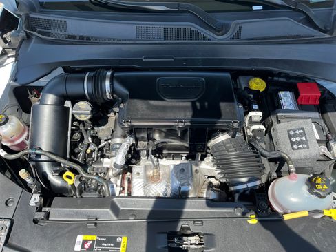 Certified 2025 Jeep Compass Limited AWD/4WD image 9
