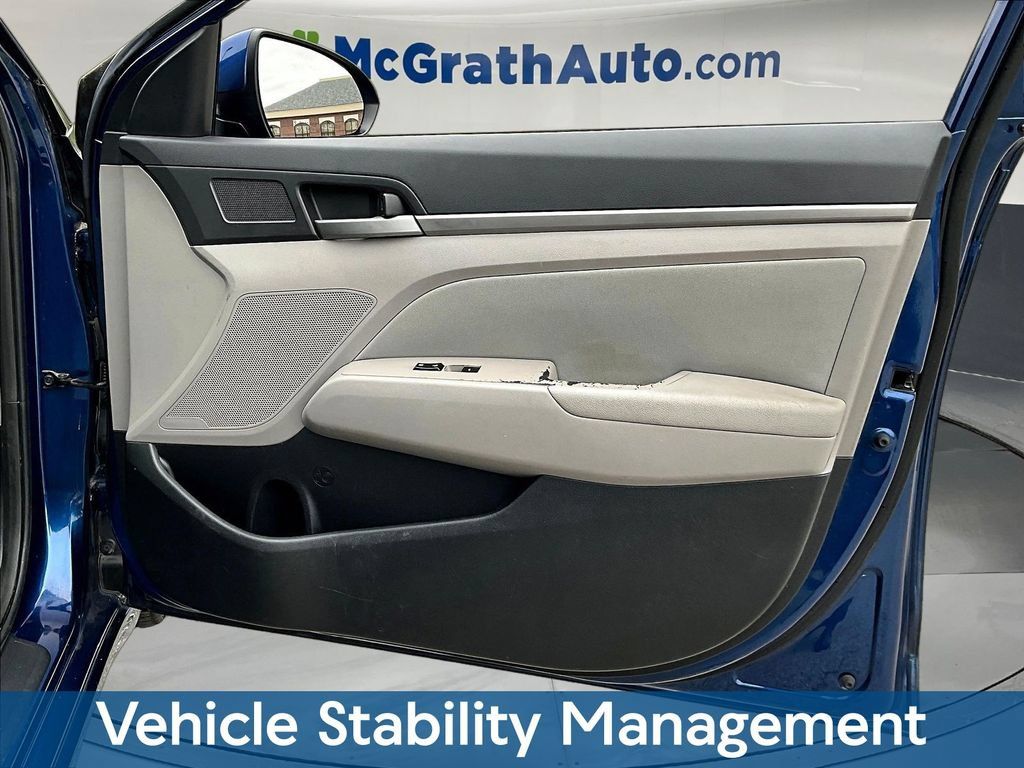 Used 2013 Hyundai Elantra Limited w/ Technology Pkg FWD image 28