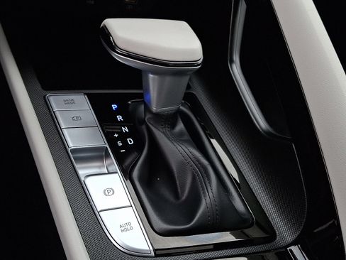 Certified 2023 Hyundai Elantra Limited w/ Cargo Package image 15