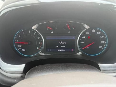 Used 2021 Chevrolet Traverse LT FWD image 25