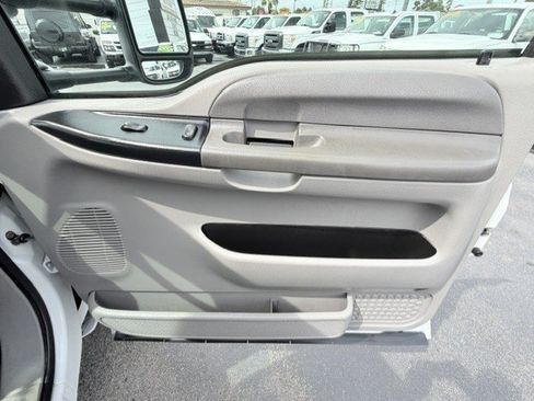 Used 2000 Ford F550 4x4 Regular Cab Super Duty image 16