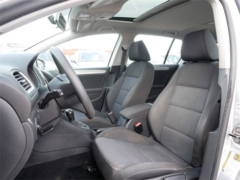 Used 2012 Volkswagen Golf 4-Door image 15