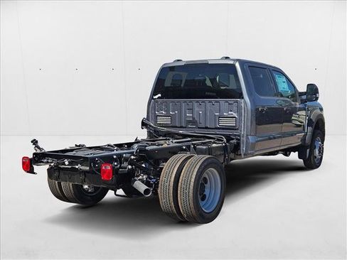 New 2025 Ford F550 4x4 Crew Cab Super Duty w/ XLT Value Package image 9