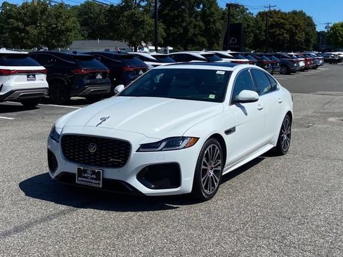 Used 2023 Jaguar XF R-Dynamic SE AWD/4WD image 8