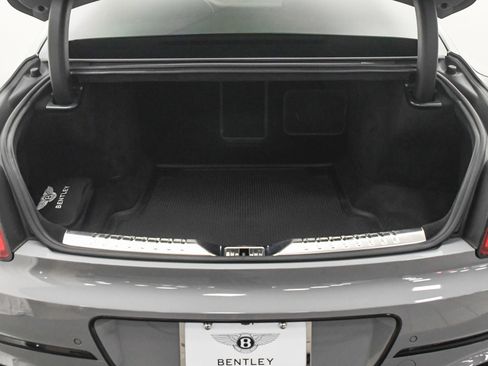 Certified 2023 Bentley Flying Spur W12 image 11