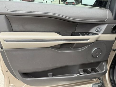 Used 2020 Ford Expedition XLT w/ Equipment Group 202A image 8